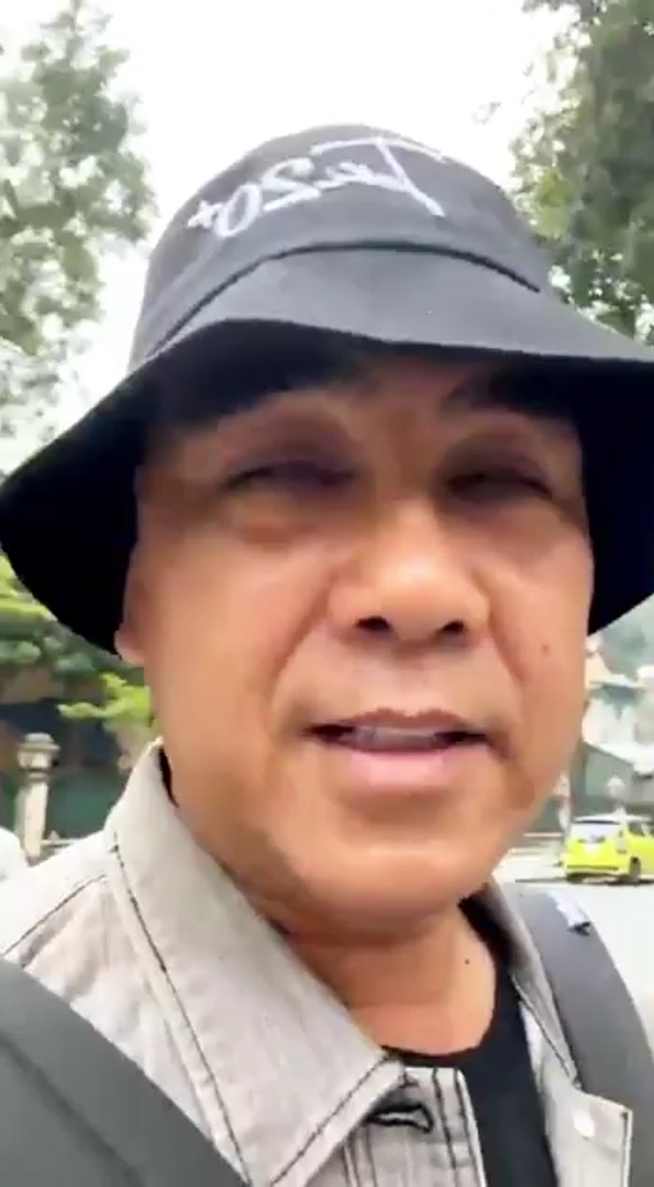 Quyền Linh ra Hà Nội, trợ lý thốt lên: "Thôi chết rồi, thế này không về được rồi"- Ảnh 2. Quyền Linh ra Hà Nội, trợ lý thốt lên: "Thôi chết rồi, thế này không về được rồi"- Ảnh 2.