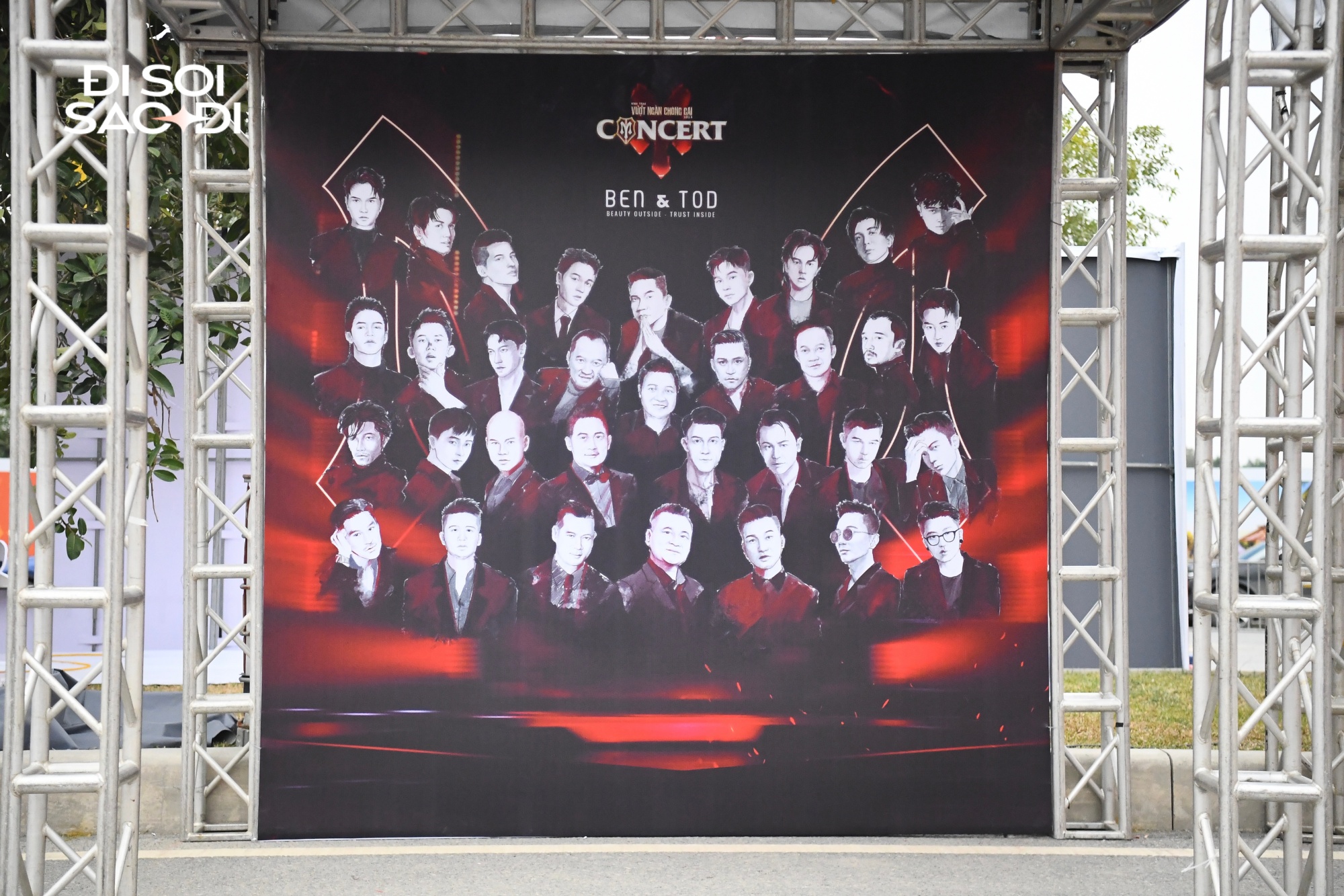 Dàn anh tài trùm kín mít tổng duyệt concert Chông Gai dưới trời rét buốt, SOOBIN vừa xuất hiện đã “check var” ngay!- Ảnh 19.