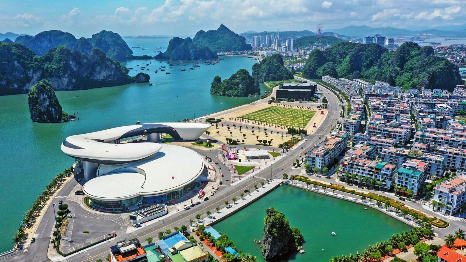 "Sốc" vì giá cả ở quê nhà Hạ Long đắt đỏ, nhưng dù thế nào vẫn yêu Hạ Long vô cùng- Ảnh 5. "Sốc" vì giá cả ở quê nhà Hạ Long đắt đỏ, nhưng dù thế nào vẫn yêu Hạ Long vô cùng- Ảnh 5.