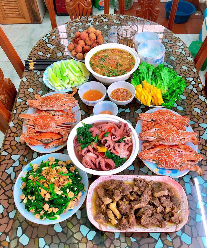 "Sốc" vì giá cả ở quê nhà Hạ Long đắt đỏ, nhưng dù thế nào vẫn yêu Hạ Long vô cùng- Ảnh 8. "Sốc" vì giá cả ở quê nhà Hạ Long đắt đỏ, nhưng dù thế nào vẫn yêu Hạ Long vô cùng- Ảnh 8.