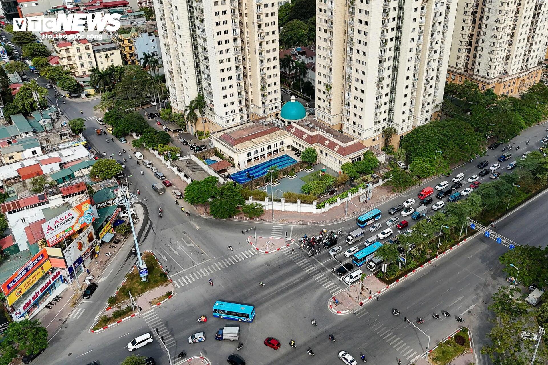 Hiện trạng các tuyến phố dự kiến cho thuê vỉa hè ở Hà Nội- Ảnh 1. Hiện trạng các tuyến phố dự kiến cho thuê vỉa hè ở Hà Nội- Ảnh 1.