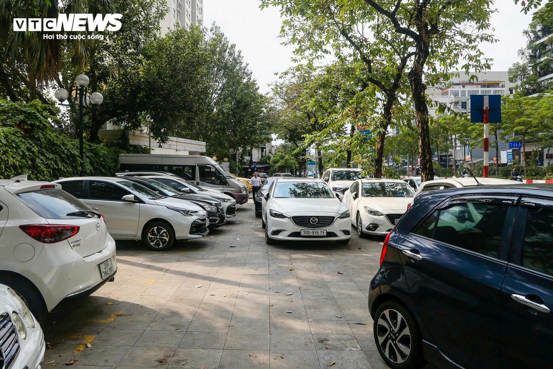 Hiện trạng các tuyến phố dự kiến cho thuê vỉa hè ở Hà Nội- Ảnh 10. Hiện trạng các tuyến phố dự kiến cho thuê vỉa hè ở Hà Nội- Ảnh 10.