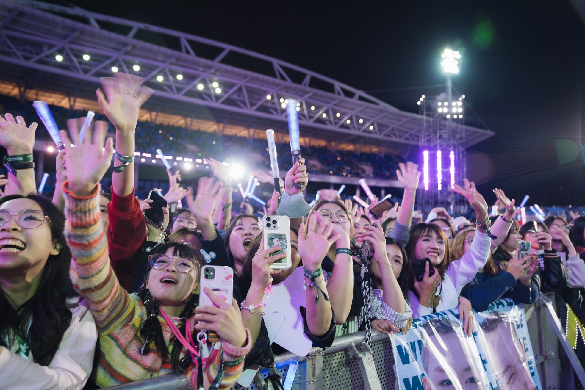 Chuyện bà mẹ đi đu anh trai cùng con gái- Ảnh 2.