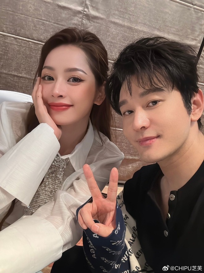 Chi Pu sau 1 năm vụt sáng ở nước ngoài: Từ hot girl cầm mic trở thành ngôi sao được Triệu Vy, Huỳnh Hiểu Minh yêu mến- Ảnh 7.