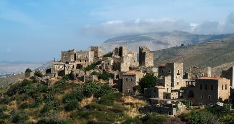 Quốc gia tăng trưởng top đầu châu Âu báo động đỏ: Hàng trăm ngôi làng ‘ma’ trên khắp đất nước chỉ vỏn vẹn chục triệu dân, chi hàng chục tỷ USD cũng chưa chắc chống được ‘mối đe dọa’ hiện hữu- Ảnh 1.