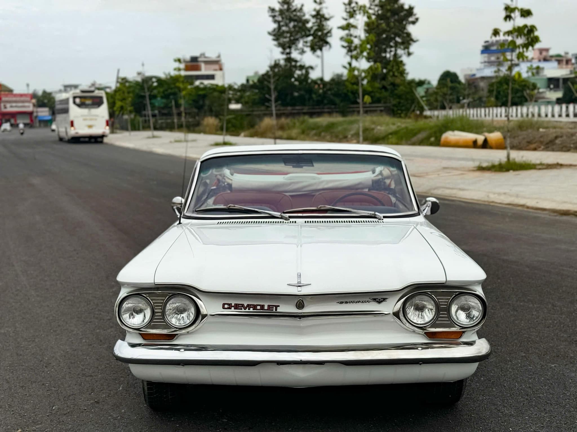 ‘Huyền thoại’ Chevrolet Corvair mui trần xuất hiện trên sàn xe cũ, người bán cho hay: ‘Xe cực hiếm, giá ngang Mẹc E’- Ảnh 3.