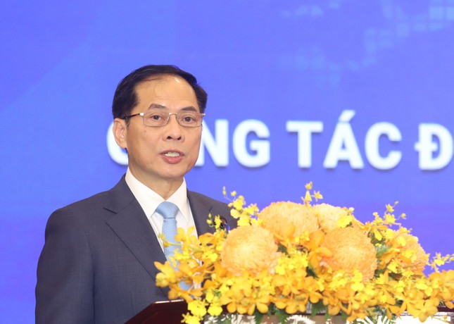 Phó Thủ tướng: TPHCM phải là nơi thu hút các tập đoàn lớn- Ảnh 1. Phó Thủ tướng: TPHCM phải là nơi thu hút các tập đoàn lớn- Ảnh 1.