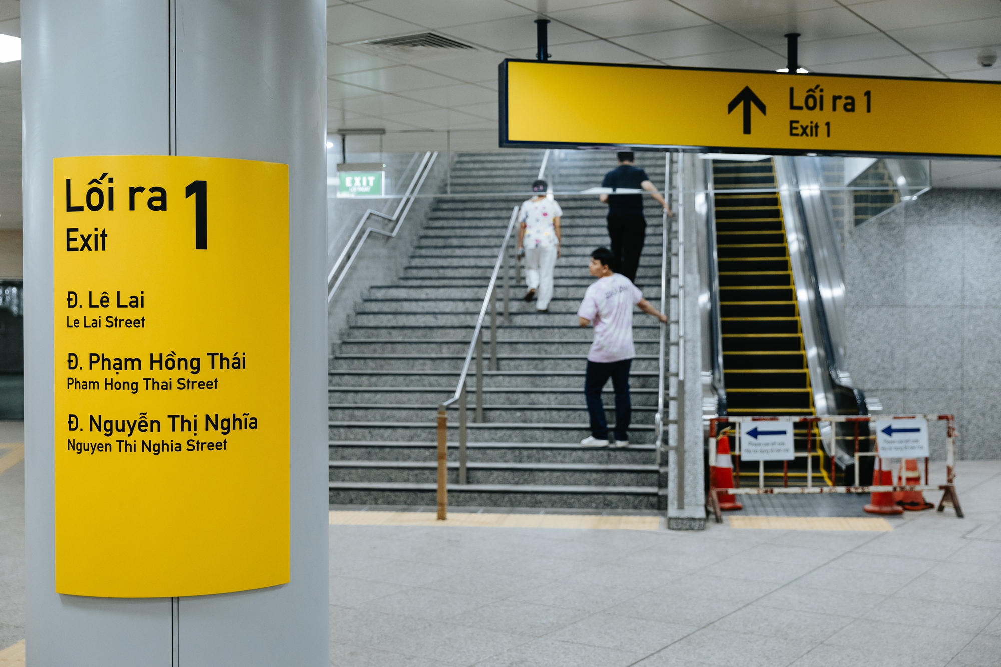 Ngỡ ngàng khung cảnh bên trong Metro số 1 trong những ngày người dân được trải nghiệm: "Còn hơn trong phim"- Ảnh 13.