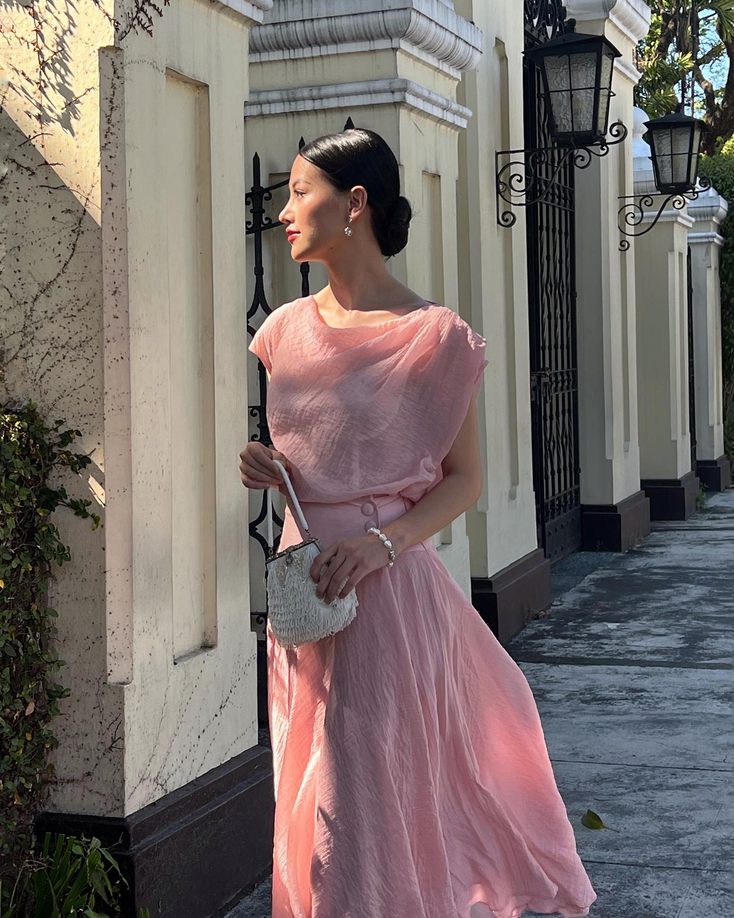 Người đẹp Việt đầu tiên giành vương miện "big 4": Cắt tóc ngắn càng thêm sang, street style đẹp mê mẩn- Ảnh 9. Người đẹp Việt đầu tiên giành vương miện "big 4": Cắt tóc ngắn càng thêm sang, street style đẹp mê mẩn- Ảnh 9.