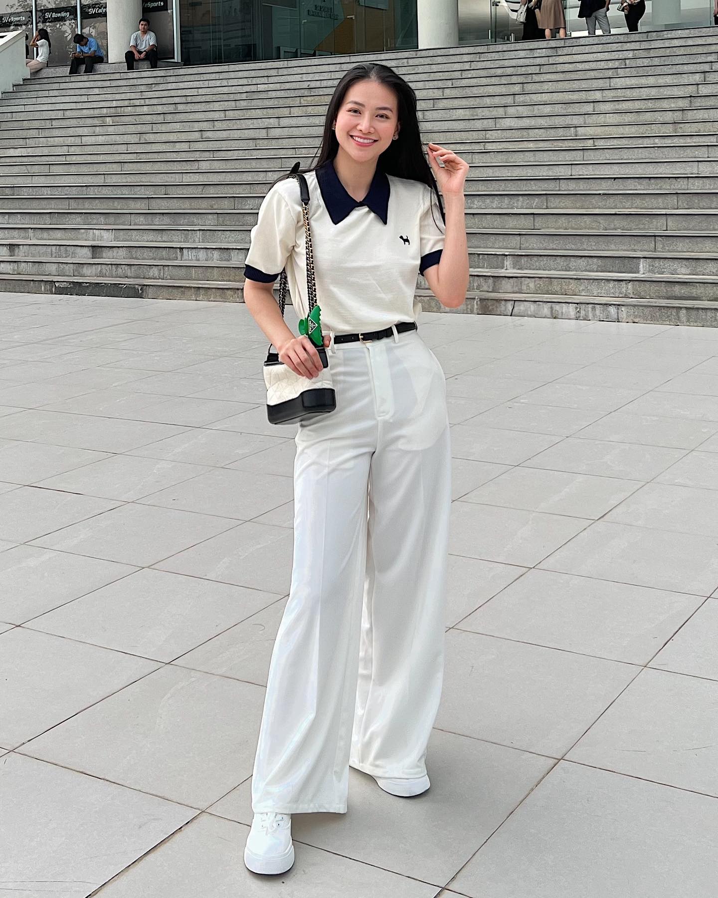 Người đẹp Việt đầu tiên giành vương miện "big 4": Cắt tóc ngắn càng thêm sang, street style đẹp mê mẩn- Ảnh 11. Người đẹp Việt đầu tiên giành vương miện "big 4": Cắt tóc ngắn càng thêm sang, street style đẹp mê mẩn- Ảnh 11.