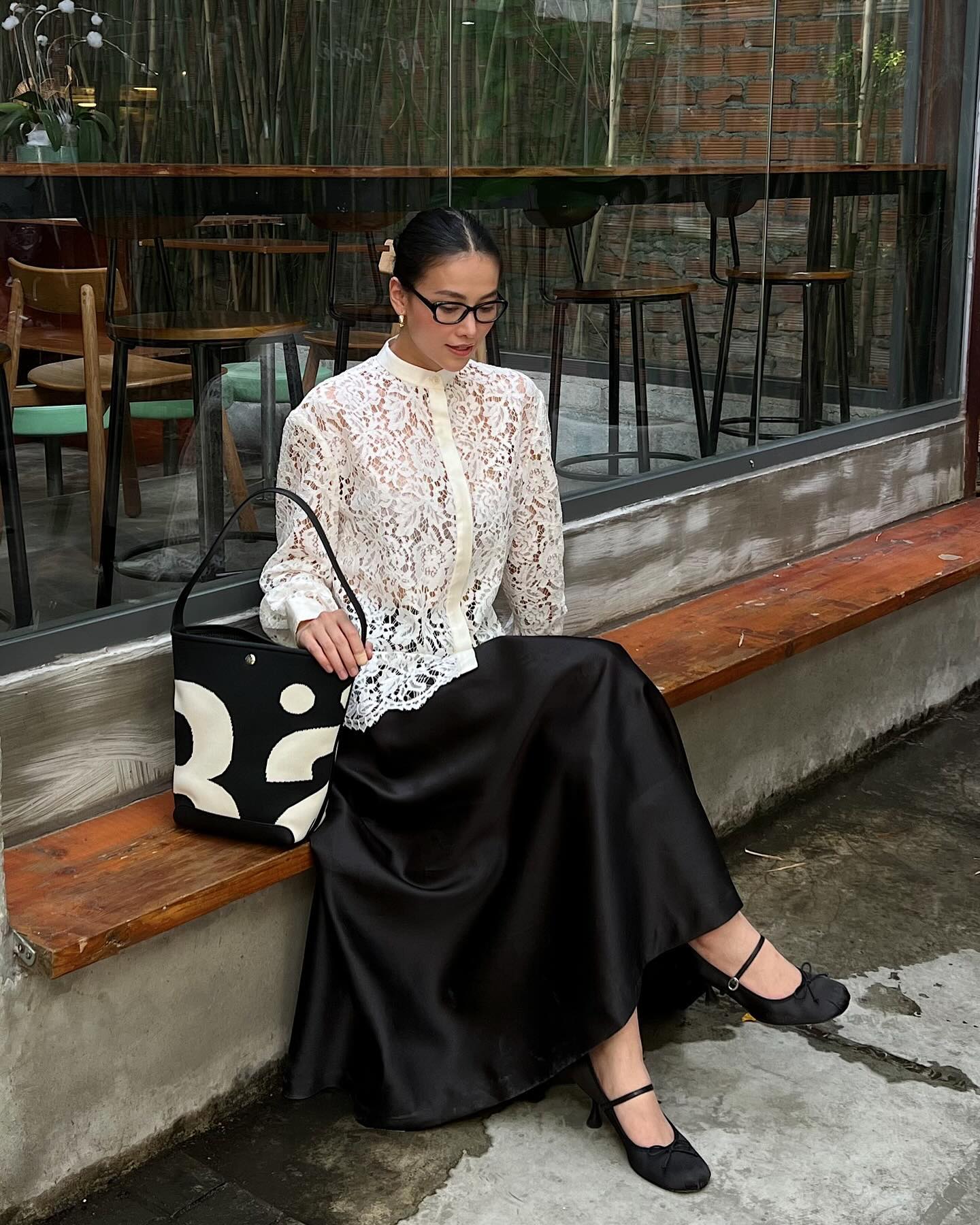 Người đẹp Việt đầu tiên giành vương miện "big 4": Cắt tóc ngắn càng thêm sang, street style đẹp mê mẩn- Ảnh 8. Người đẹp Việt đầu tiên giành vương miện "big 4": Cắt tóc ngắn càng thêm sang, street style đẹp mê mẩn- Ảnh 8.