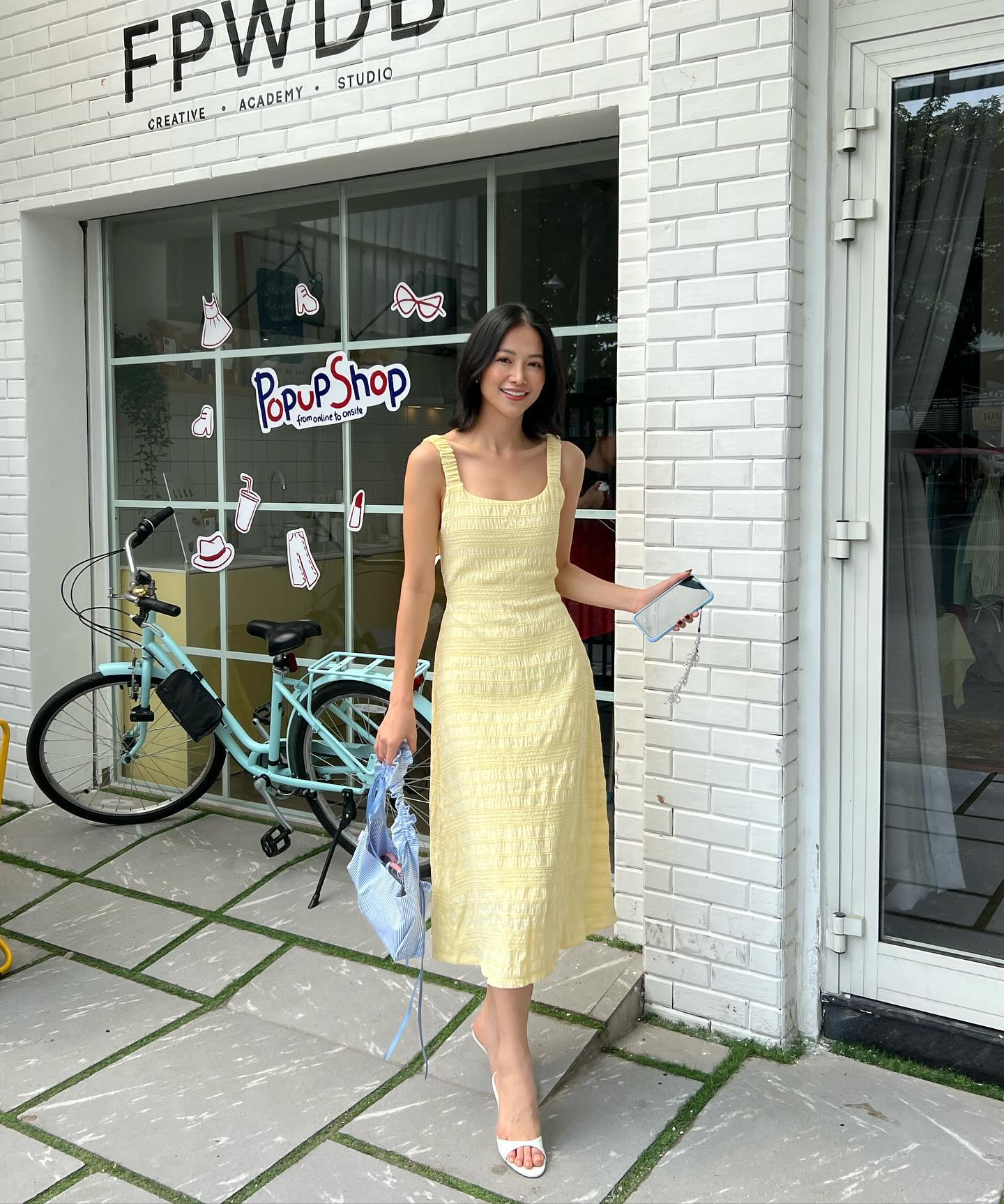 Người đẹp Việt đầu tiên giành vương miện "big 4": Cắt tóc ngắn càng thêm sang, street style đẹp mê mẩn- Ảnh 18. Người đẹp Việt đầu tiên giành vương miện "big 4": Cắt tóc ngắn càng thêm sang, street style đẹp mê mẩn- Ảnh 18.