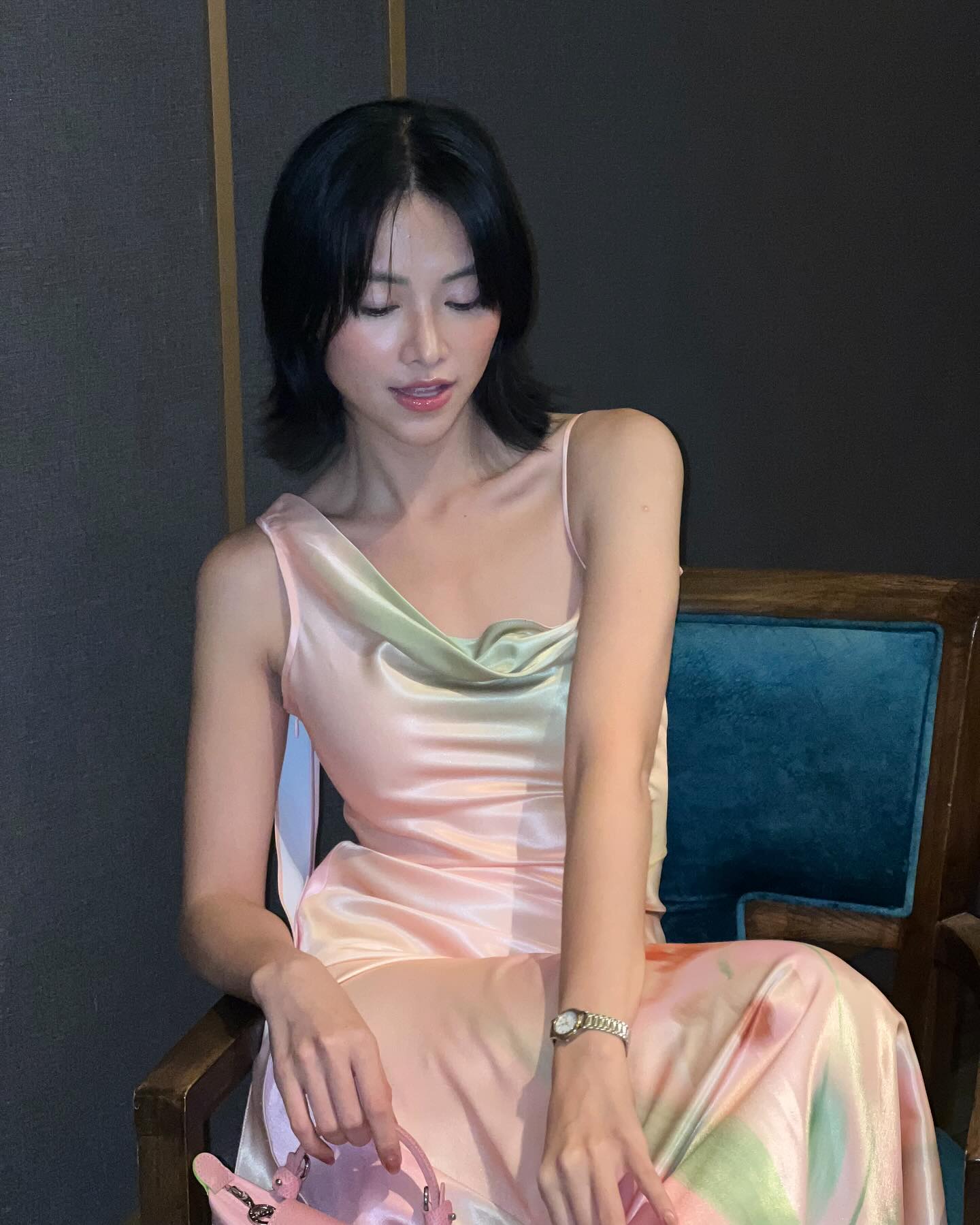 Người đẹp Việt đầu tiên giành vương miện "big 4": Cắt tóc ngắn càng thêm sang, street style đẹp mê mẩn- Ảnh 2. Người đẹp Việt đầu tiên giành vương miện "big 4": Cắt tóc ngắn càng thêm sang, street style đẹp mê mẩn- Ảnh 2.