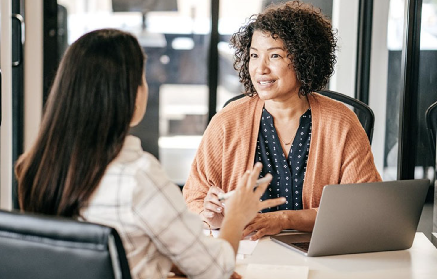 HR hỏi ‘‘điểm yếu của bạn là gì?’’: Người EQ cao đối đáp theo 2 cách liền nhận mưa lời khen, được đánh giá cao hơn cả mặt chuyên môn- Ảnh 3. HR hỏi ‘‘điểm yếu của bạn là gì?’’: Người EQ cao đối đáp theo 2 cách liền nhận mưa lời khen, được đánh giá cao hơn cả mặt chuyên môn- Ảnh 3.