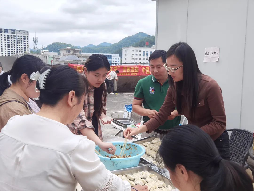 Cha mẹ EQ cao rất HẠN CHẾ đưa con đến 4 nơi này- Ảnh 2. Cha mẹ EQ cao rất HẠN CHẾ đưa con đến 4 nơi này- Ảnh 2.
