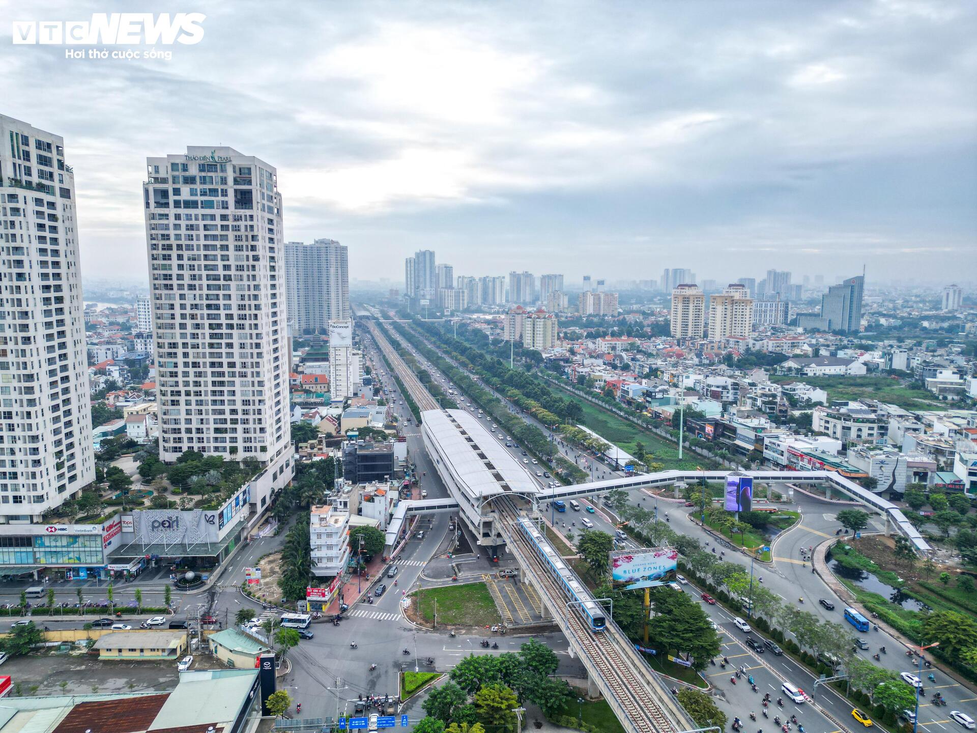 Cận cảnh loạt cầu bộ hành nối Metro Bến Thành-Suối Tiên- Ảnh 2.