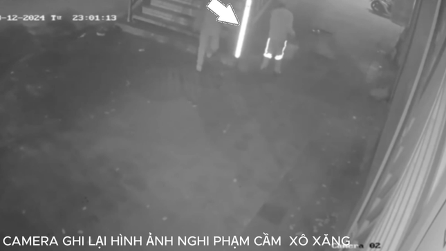 Hình ảnh nghi phạm đổ xăng phóng hỏa quán cà phê làm 11 người tử vong ở Hà Nội- Ảnh 2.