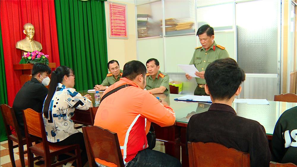 Cơ quan Công an tập trung điều tra hành vi mua bán tài khoản ngân hàng- Ảnh 2.