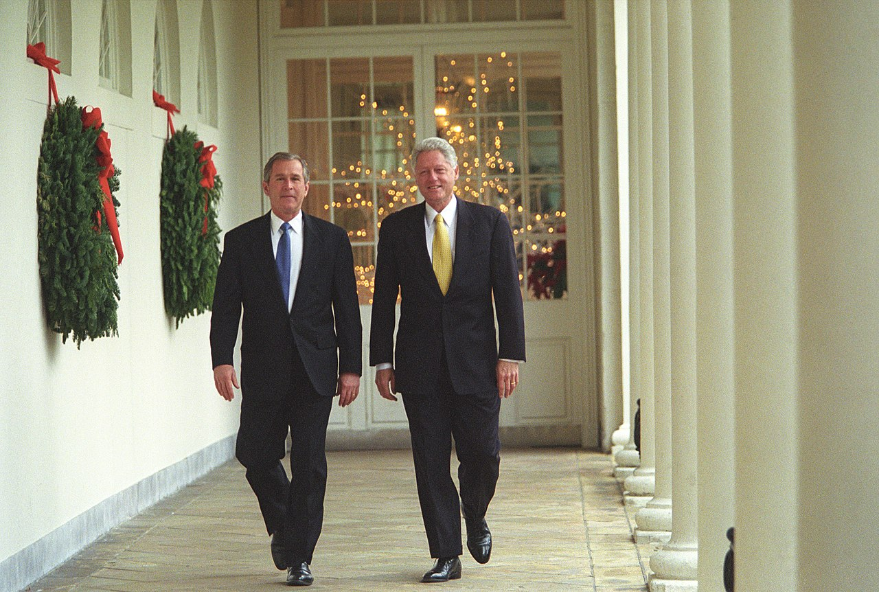 Quà chia tay ông Biden dành cho ông Trump: Những quy định "nửa đêm" và ví von nước Mỹ nên trở thành Úc- Ảnh 1.