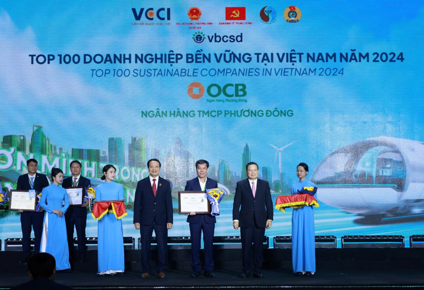 OCB lọt Top các doanh nghiệp bền vững năm 2024- Ảnh 1.