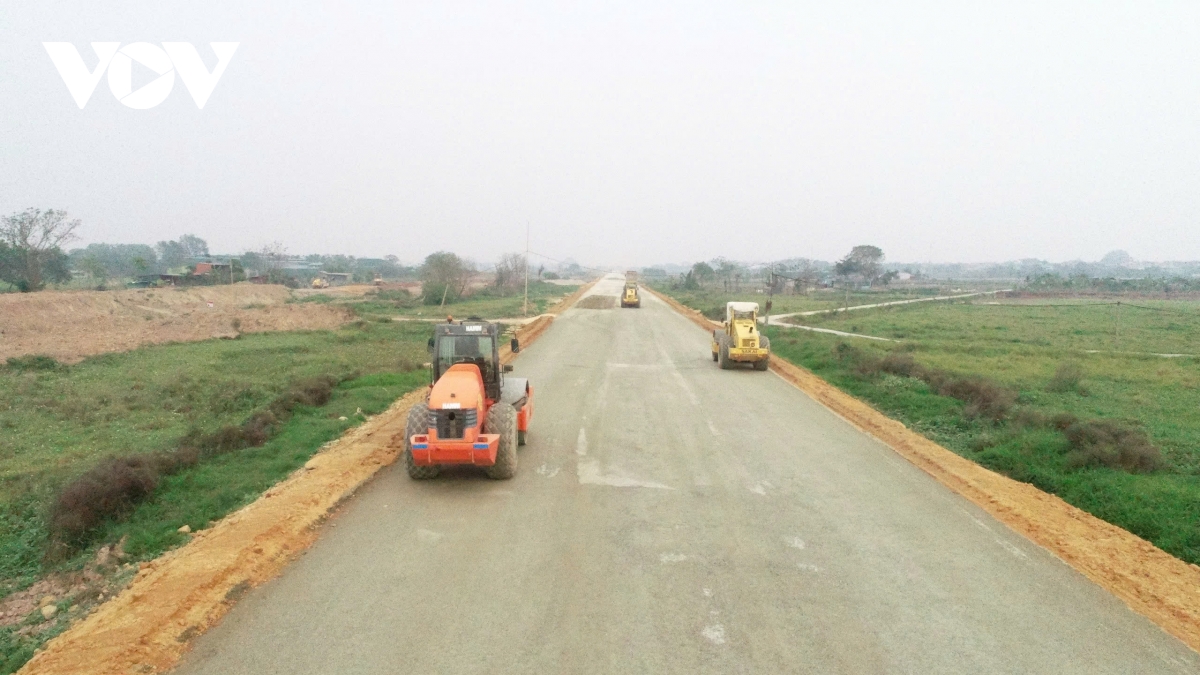 Huyện Mê Linh nỗ lực giao mặt bằng sạch đường Vành đại 4 cho đơn vị thi công- Ảnh 4.