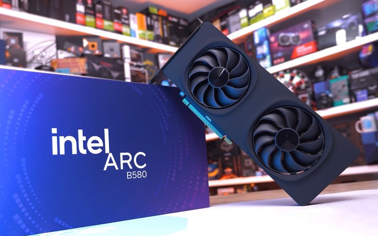 Tưởng chừng 'đại bại' suốt cả năm, Intel lật ngược tình thế với GPU Arc B580: Giá rẻ nhưng hiệu năng vượt trội, cháy hàng khắp nơi vì 'cung không đủ cầu'- Ảnh 1.