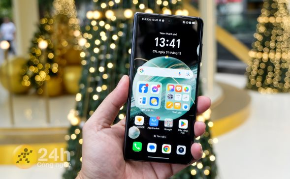 4 mẫu smartphone mới mở bán tại VN trong tháng 12: Smartphone gập mỏng nhất thế giới có làm nên chuyện?- Ảnh 1.