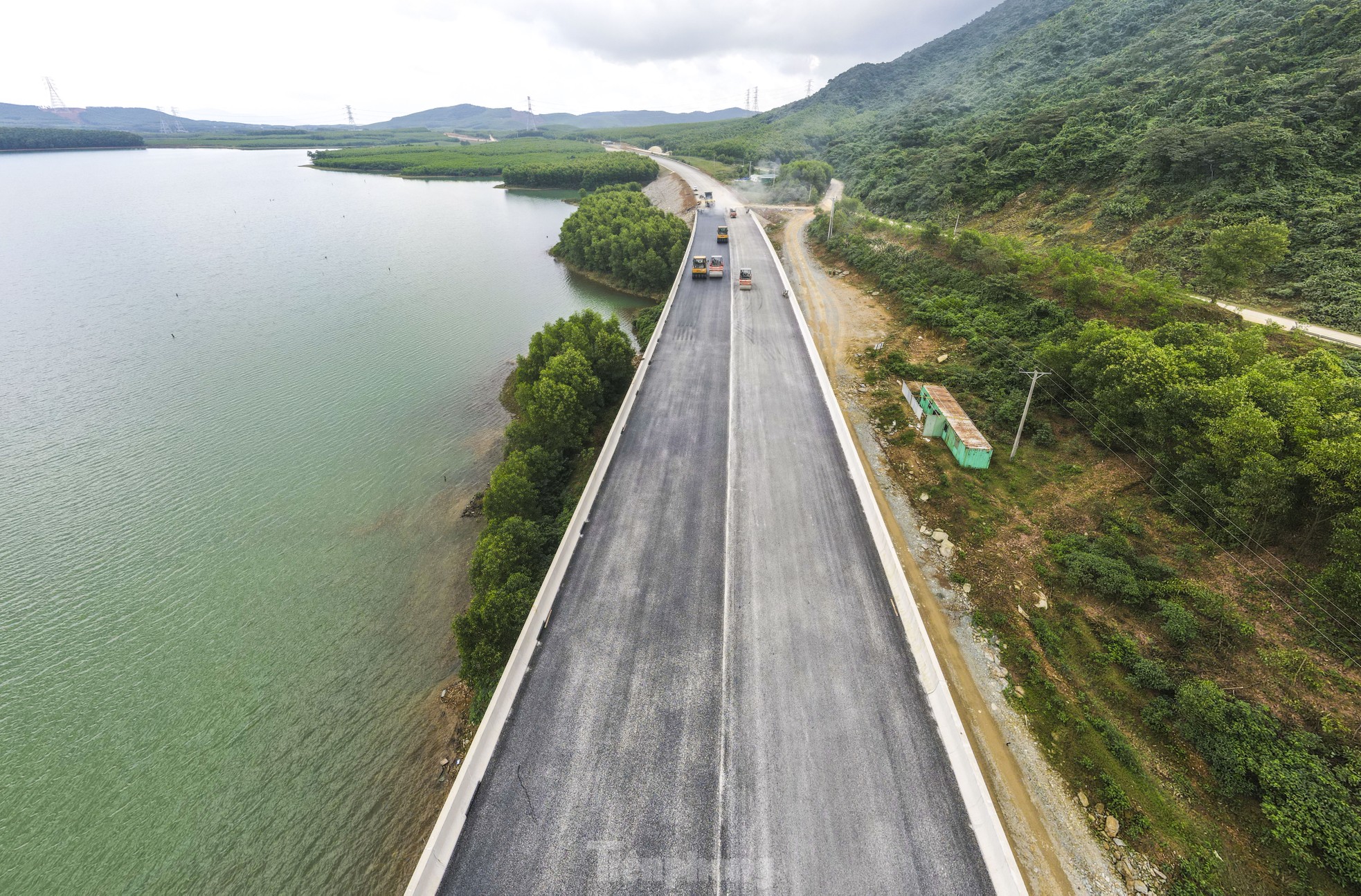 Hình hài tuyến cao tốc hơn 100km qua Hà Tĩnh sắp hoàn thành- Ảnh 3.