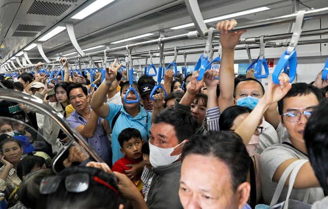 Vận hành metro số 1 TPHCM: Chạm đến 'giấc mơ' giao thông xanh, hiện đại- Ảnh 2.