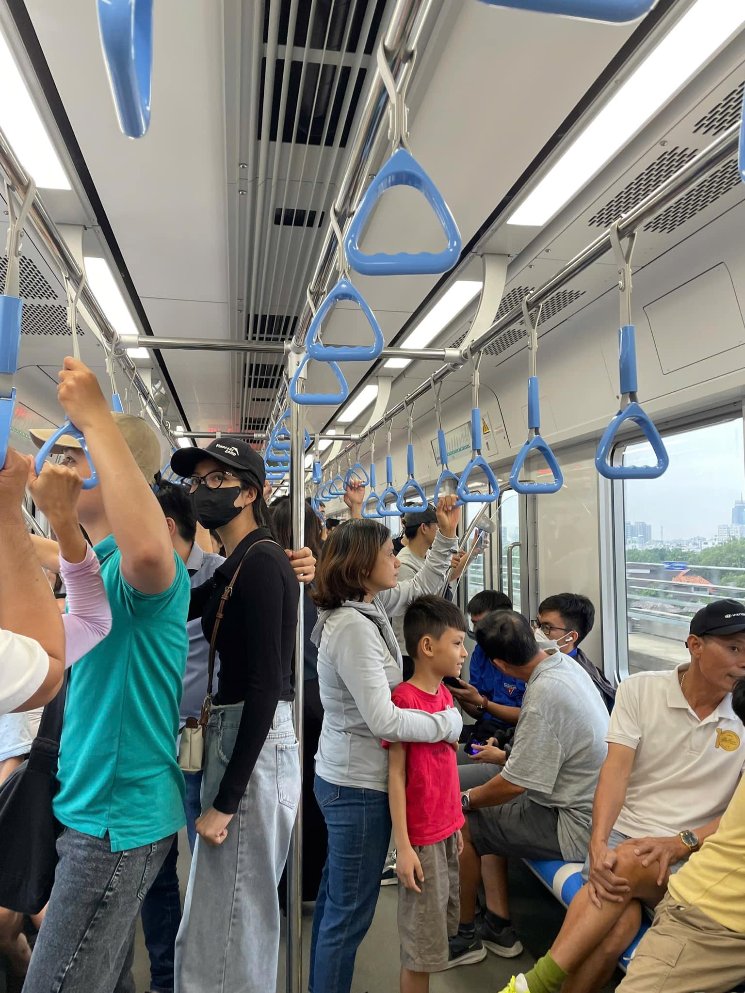 Cẩm nang chi tiết khi đi tàu Metro Bến Thành-Suối Tiên: Những lưu ý và điều cấm kỵ để trải nghiệm trọn vẹn nhất- Ảnh 21.