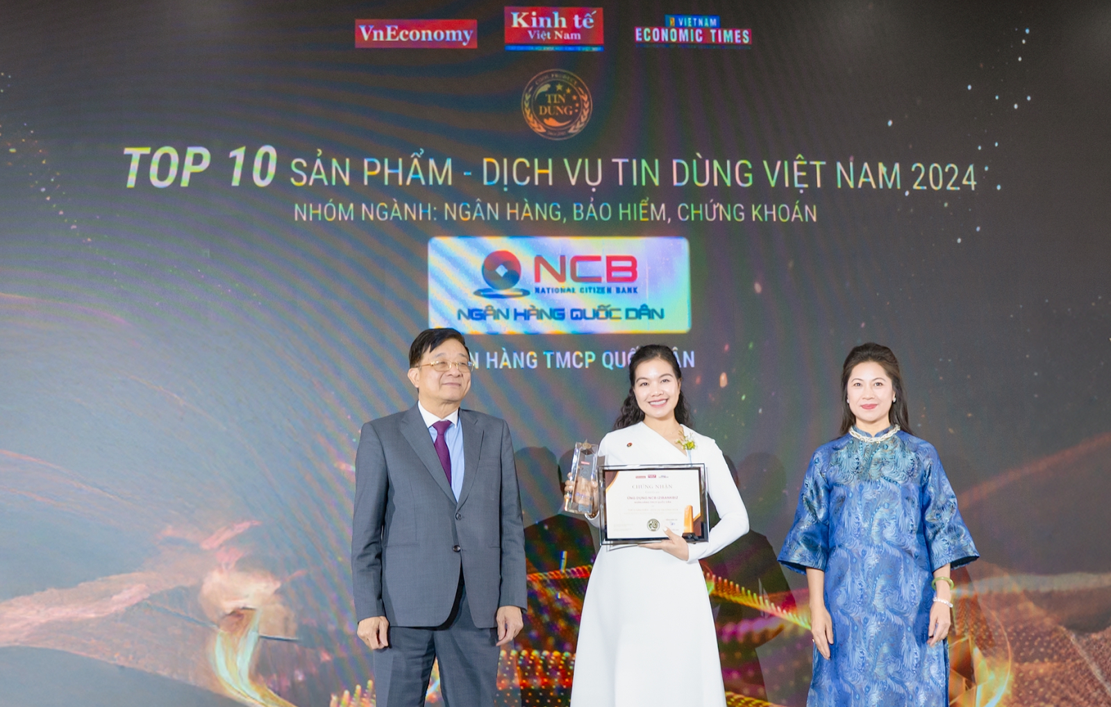 Ngân hàng số NCB iziBankbiz được vinh danh Top 10 Tin dùng Việt Nam ngành Ngân hàng, Bảo hiểm, Chứng khoán- Ảnh 1.