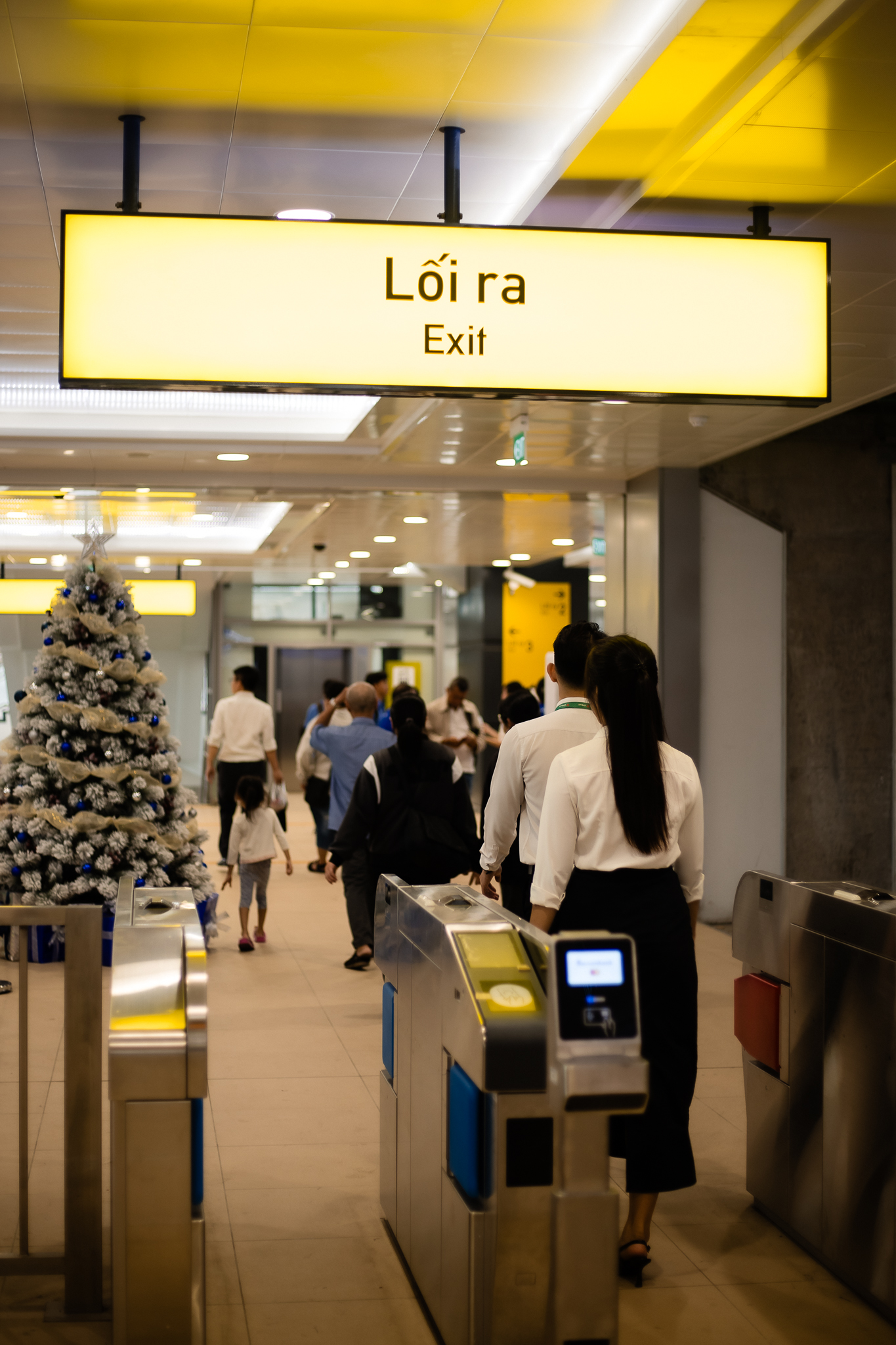 Đổ gục trước loạt góc check-in tại Metro Bến Thành - Suối Tiên: Lên hình vừa ngầu vừa điện ảnh chẳng thua kém gì nước ngoài- Ảnh 40.