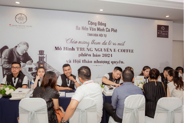 Ấn tượng Trung Nguyên E-Coffee tại Triển lãm Quốc phòng quốc tế Việt Nam 2024- Ảnh 7.