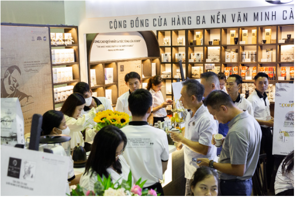 Ấn tượng Trung Nguyên E-Coffee tại Triển lãm Quốc phòng quốc tế Việt Nam 2024- Ảnh 8.