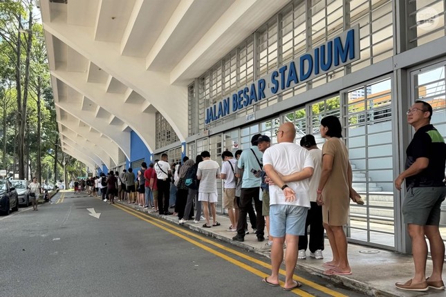 Singapore trong cơn sốt vé trận bán kết: Giá chợ đen đẩy lên gấp 4 lần, người Việt đau đầu tìm mua vé- Ảnh 2.