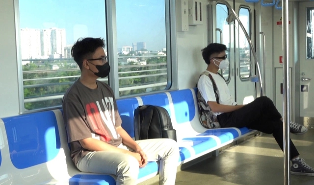 Gen Z rủ nhau đi làm bằng tuyến metro số 1 của TP.HCM: Chưa uống hết ly nước đã tới nơi, nó xịn mà nó Việt Nam!- Ảnh 7.