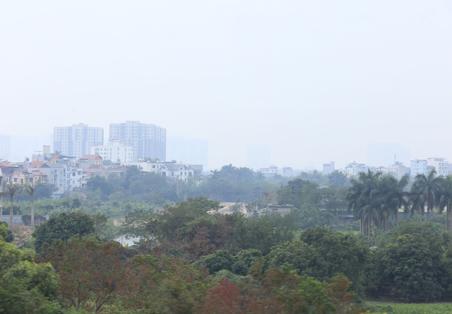 Hà Nội mù mịt bụi mịn từ sáng đến đêm, nhiều người dân than trời vì khó chịu- Ảnh 11.