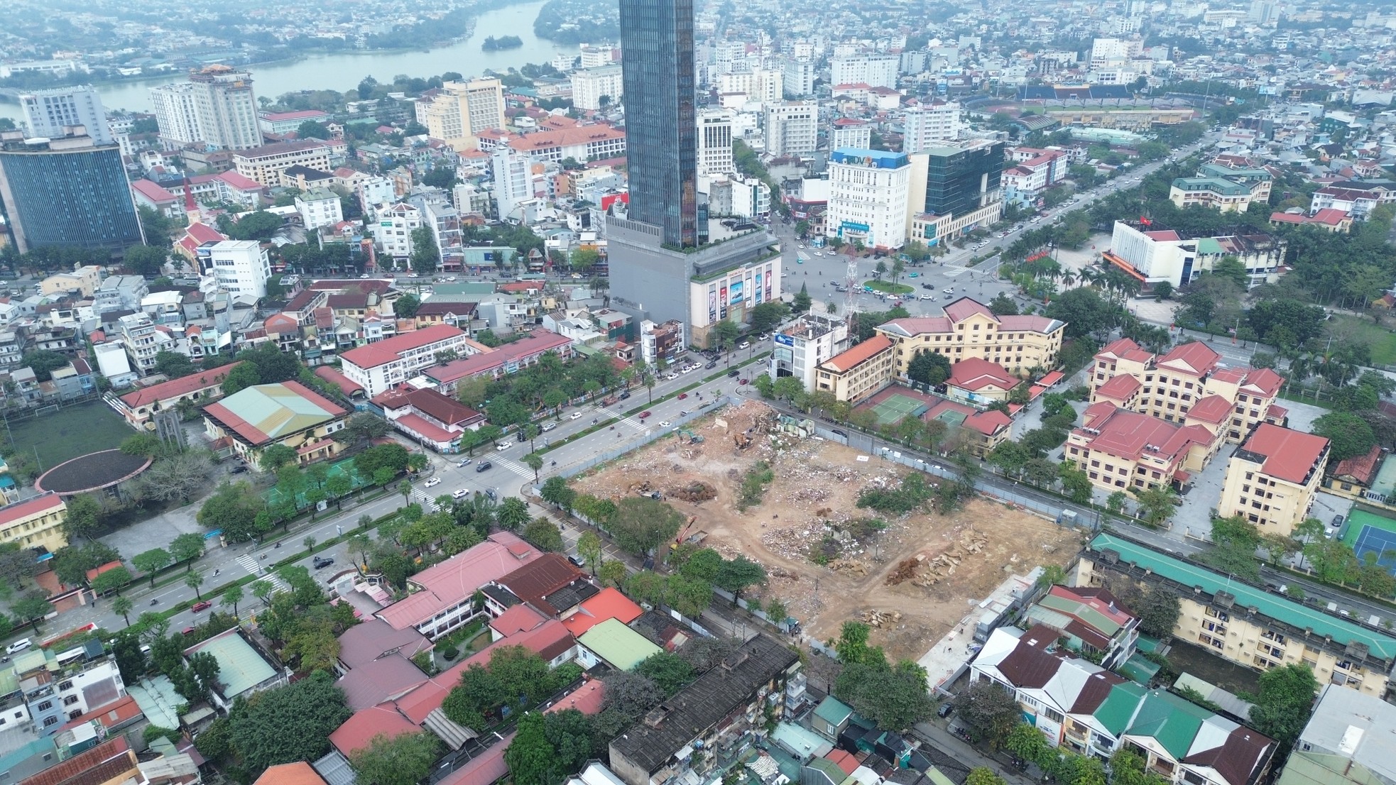 'Hạ giải' nhiều dãy chung cư cao tầng cũ nát giữa trung tâm TP Huế- Ảnh 9.