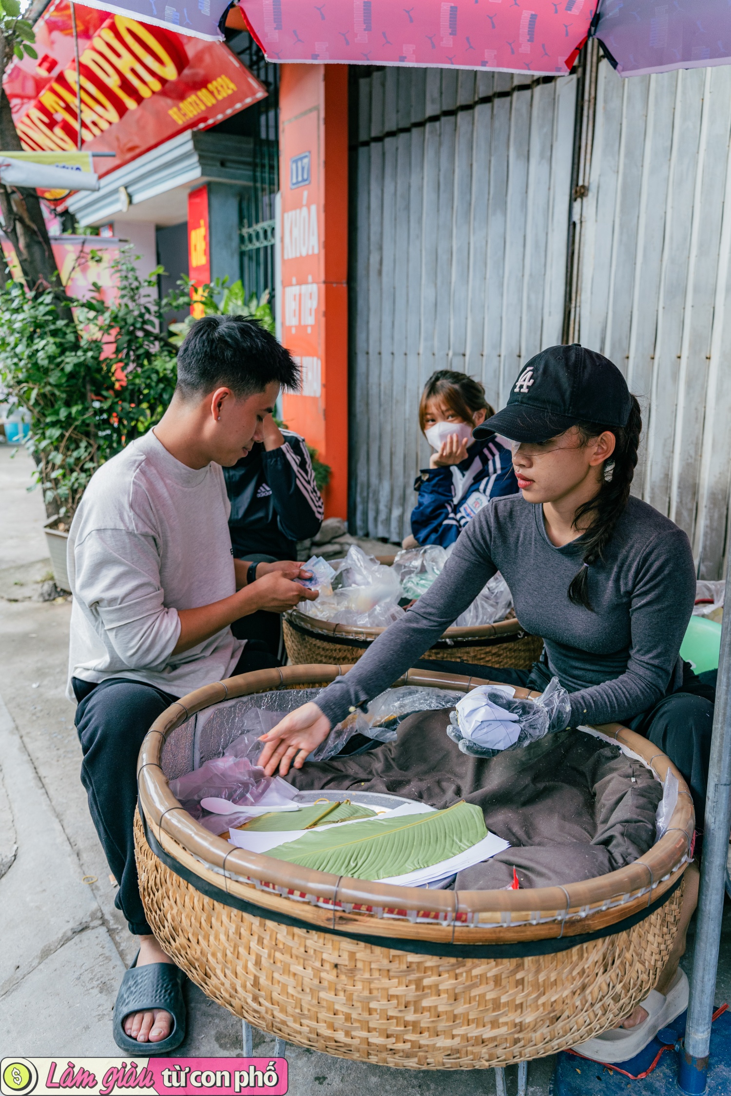 Làm giàu từ con phố: Câu chuyện khởi nghiệp từ gánh xôi của cặp vợ chồng trẻ nổi tiếng TikTok, vốn ít - được nhiều nhưng mất... ngủ!- Ảnh 8.