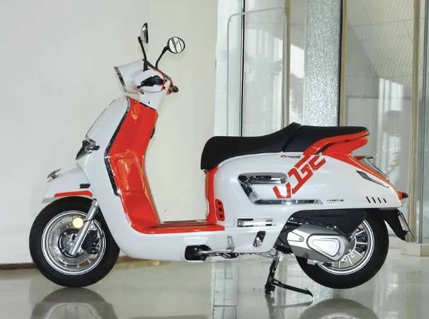 Một mẫu xe tay ga 150cc vừa ra mắt: Có công nghệ chống đường trơn, nổi bật trong tầm giá 40 triệu đồng- Ảnh 1.