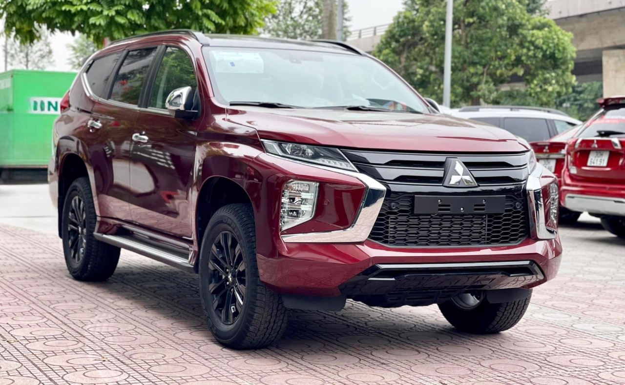 Loạt xe đại hạ giá năm 2024: Pajero Sport lớn nhất đến 300 triệu, có mẫu 'miệt mài giảm' 12 tháng vẫn chưa hết hàng tồn- Ảnh 7.