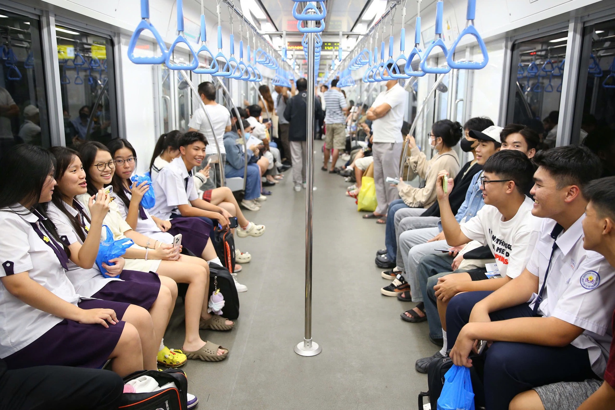 Metro Bến Thành – Suối Tiên đón gần 400.000 lượt khách sau 4 ngày- Ảnh 2.