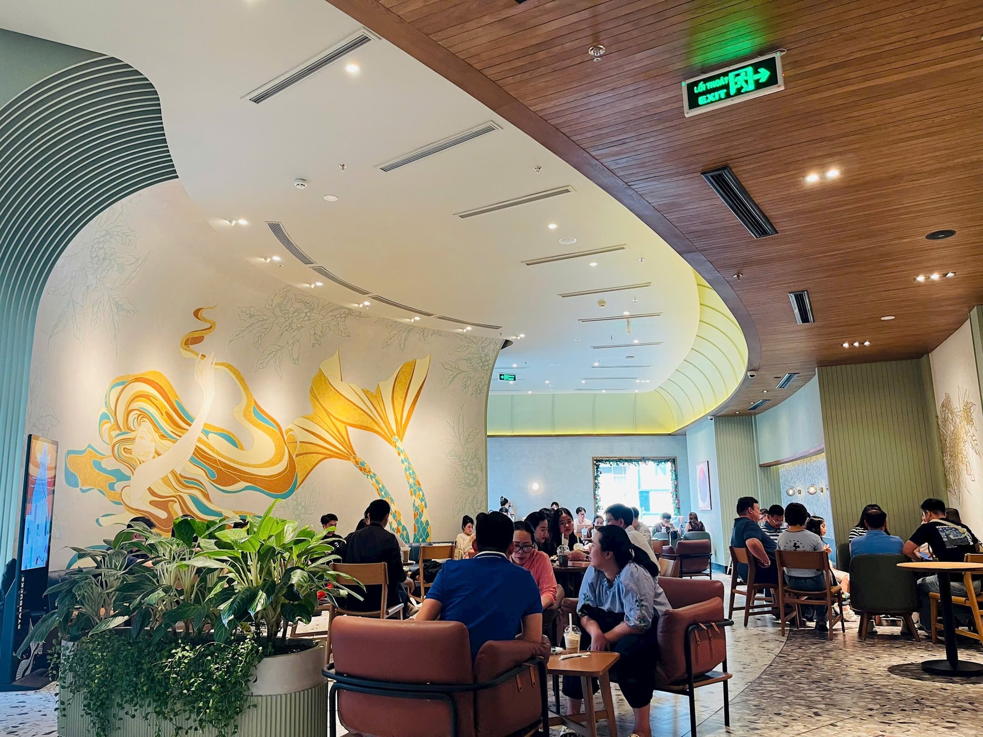 Starbucks Việt Nam nói vị trí đắc địa không còn là điều quan trọng nhất, tiết lộ kế hoạch mở rộng ra các địa phương trên toàn quốc- Ảnh 1.