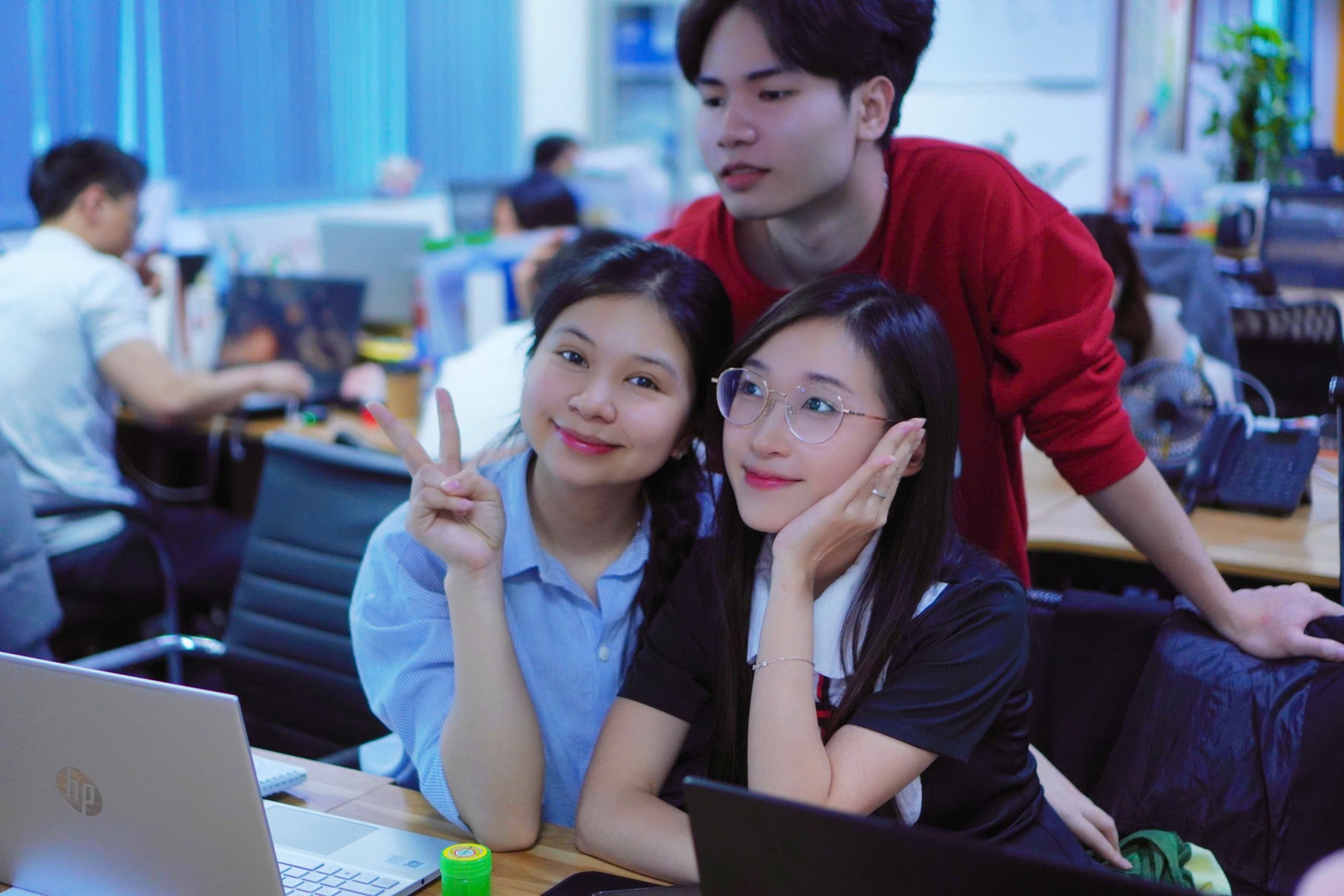 Phương Thử Việc - Gen Z làm được điều không tưởng khi sếp “xúi” quay clip, có bí kíp sinh tồn ở Hà Nội khi lương 3 triệu/tháng- Ảnh 5. Phương Thử Việc - Gen Z làm được điều không tưởng khi sếp “xúi” quay clip, có bí kíp sinh tồn ở Hà Nội khi lương 3 triệu/tháng- Ảnh 5.