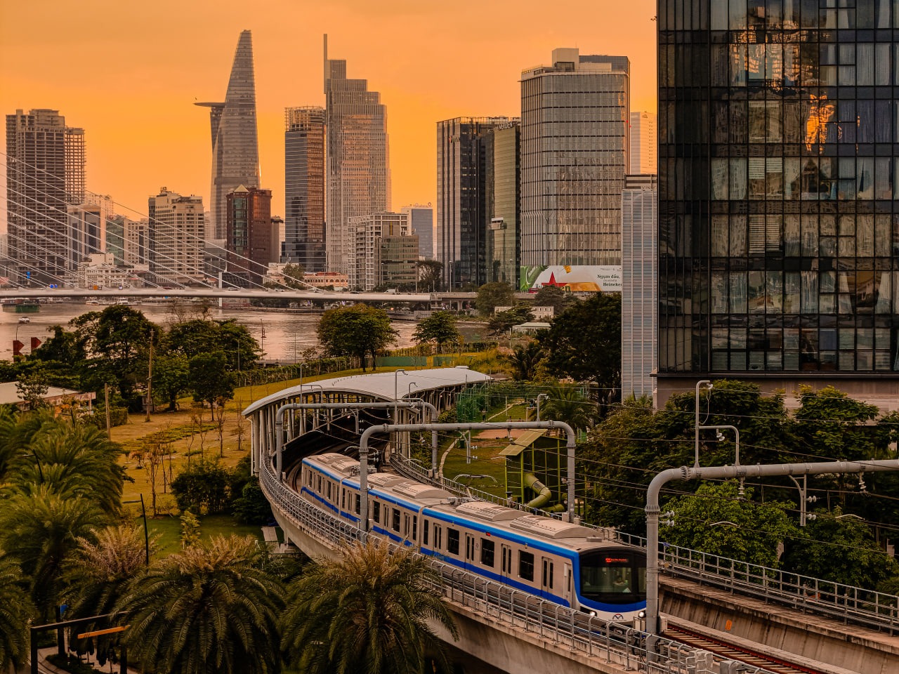 Trào lưu mới của dân văn phòng TP.HCM: Rủ nhau đi ăn trưa bằng tàu Metro, khám phá tụ điểm vui chơi dọc tuyến Bến Thành - Suối Tiên- Ảnh 12.