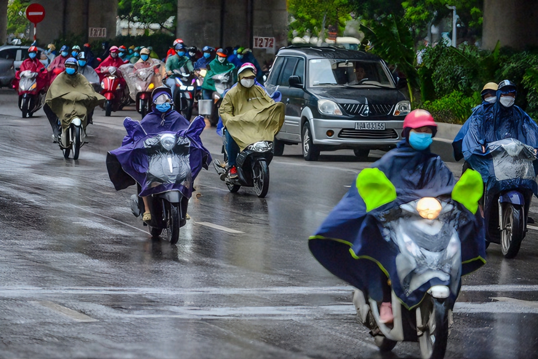 Tin gió mùa đông bắc mới nhất: Đêm nay và ngày mai, nhiều nơi mưa rất to- Ảnh 1.