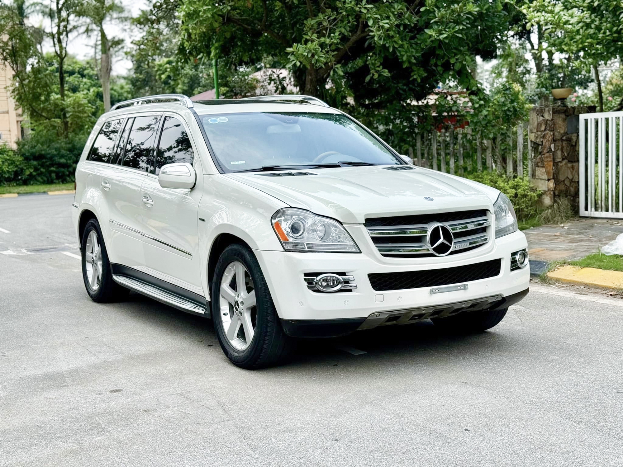 Mercedes-Benz GL 320 2009 máy dầu rao hơn 400 triệu đồng, người bán đặt câu hỏi: 'Tiền này chọn Mẹc hay Fortuner 2013 máy dầu số sàn?'- Ảnh 2.