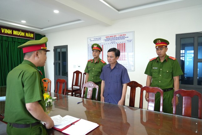 Khởi tố giám đốc chi nhánh Văn phòng đăng ký đất đai TP Phan Thiết- Ảnh 1.