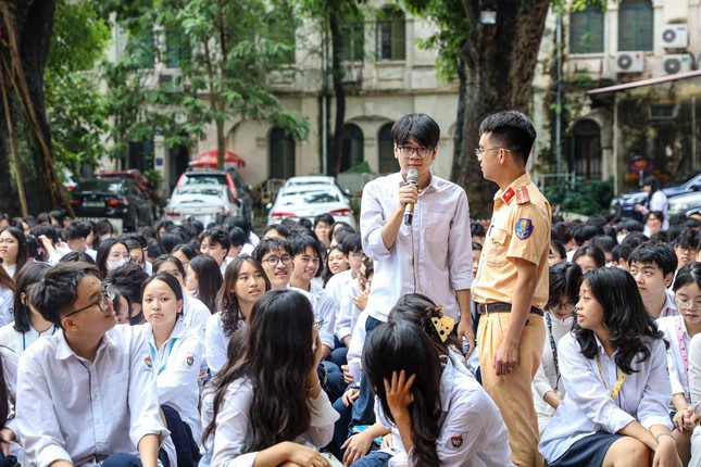 Luật Trật tự, an toàn giao thông đường bộ có hiệu lực từ 1/1/2025: Cấm tuyệt đối nồng độ cồn- Ảnh 1.