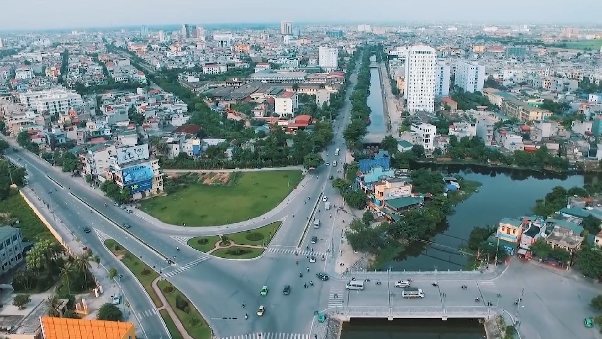 Từ 'miền quê lúa' lên 'bản đồ' thu hút FDI: Tỉnh cách Hà Nội 120 km chỉ trong 10 tháng đầu năm đón gần 1.000 doanh nghiệp đăng ký mới- Ảnh 1.